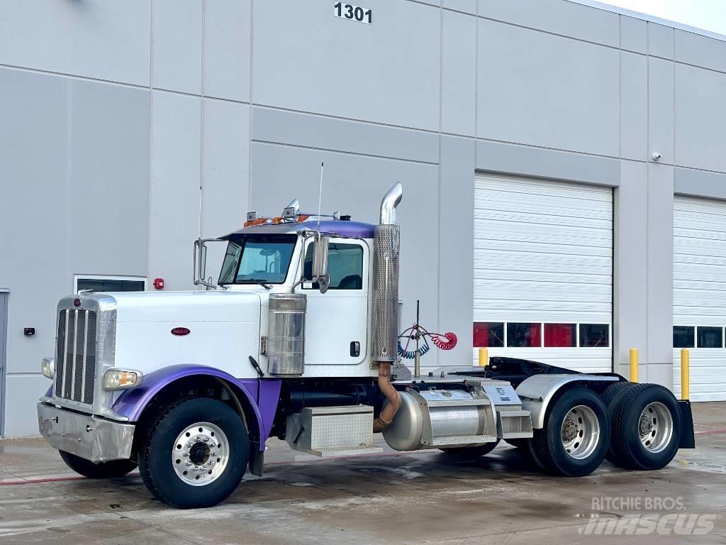 Peterbilt 388 Conventional Trucks / Tractor Trucks