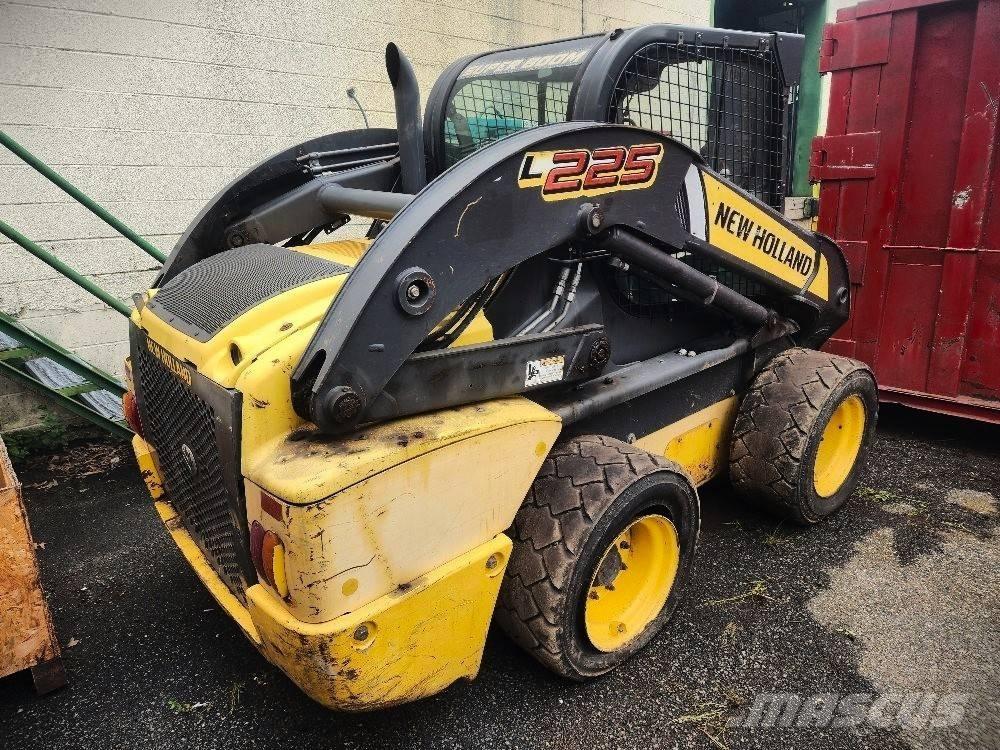 New Holland 225L Skid Steer Loaders