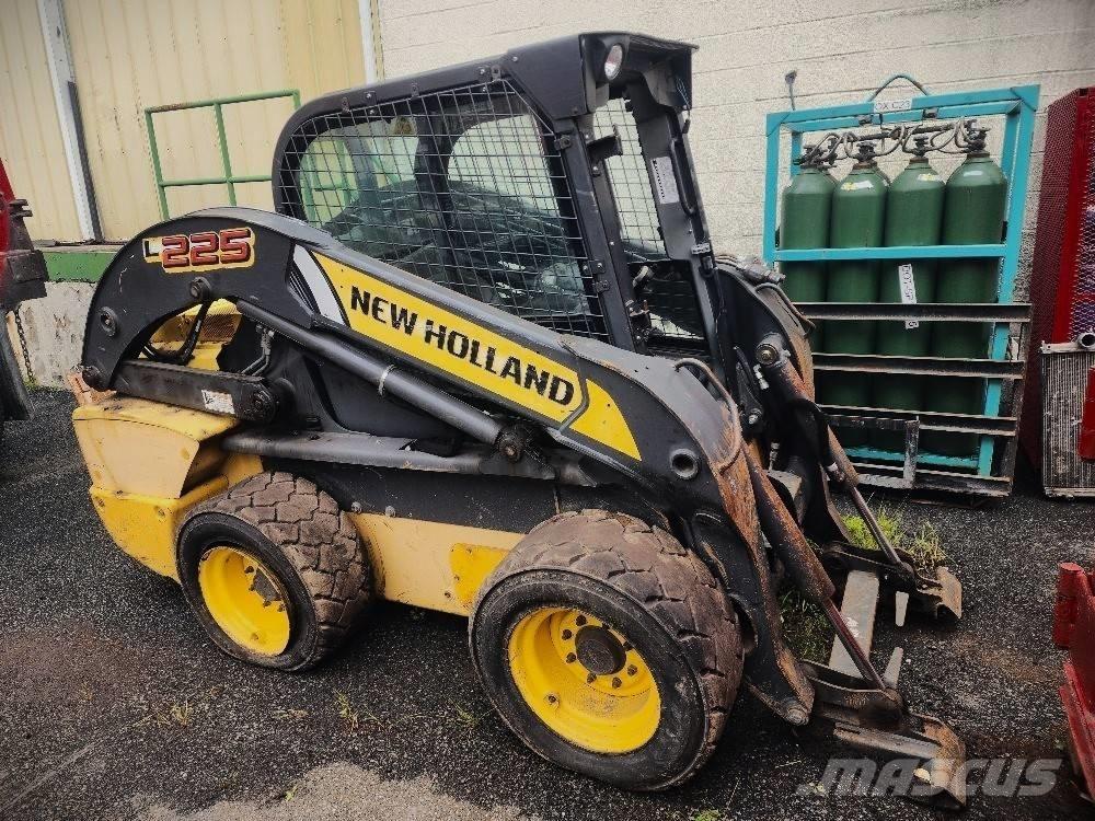 New Holland 225L Skid Steer Loaders