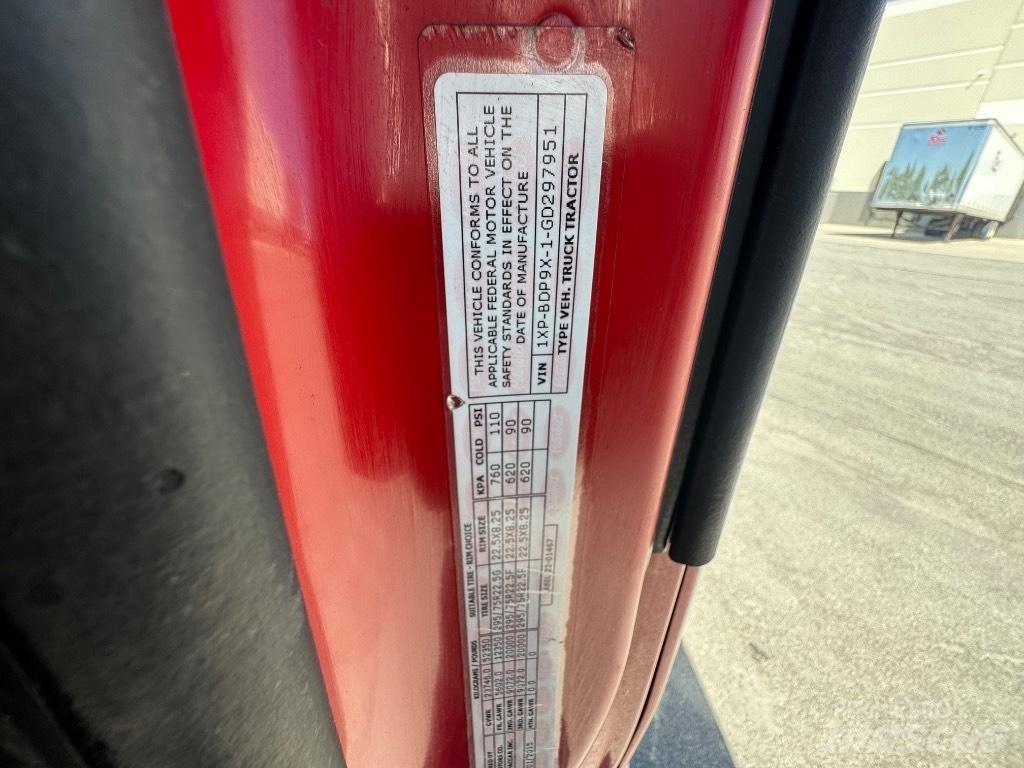 Peterbilt 579 Conventional Trucks / Tractor Trucks