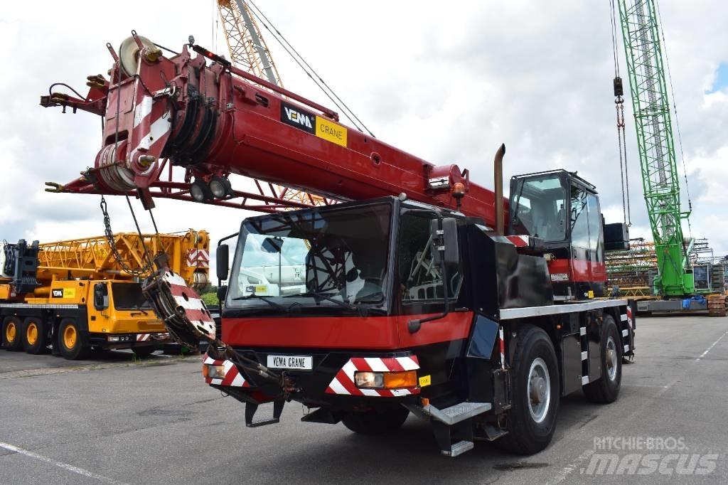 Liebherr LTM 1030-2 Mobile and all terrain cranes