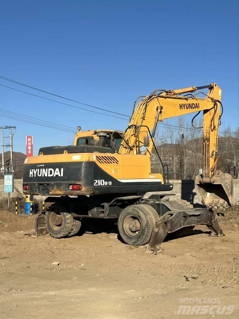 Hyundai R210W-9 Wheeled Excavators