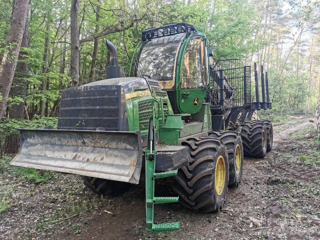John Deere 1110G Forwarders