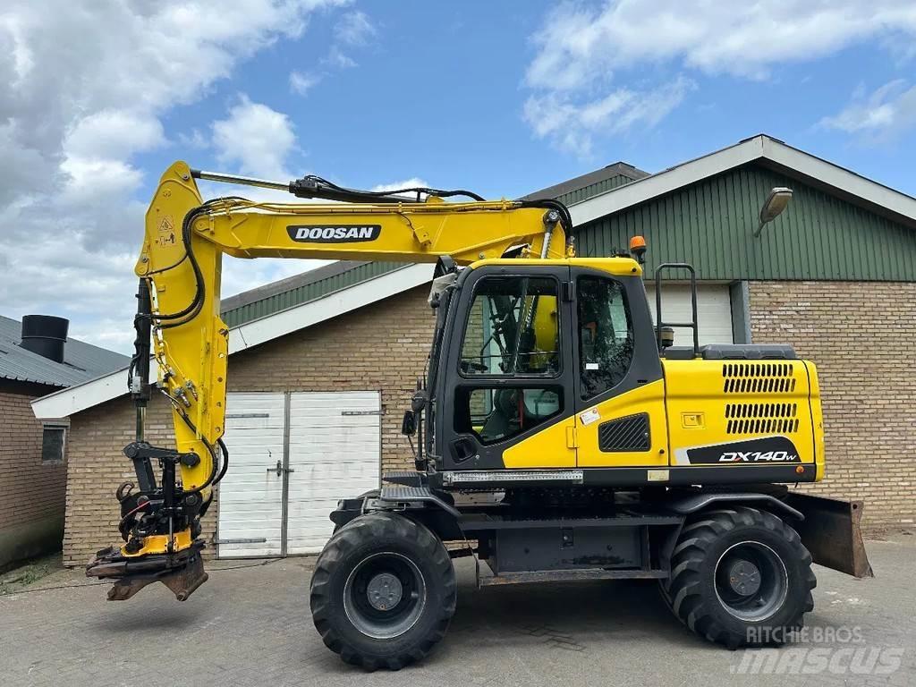 Doosan DX140W-5 Wheeled Excavators