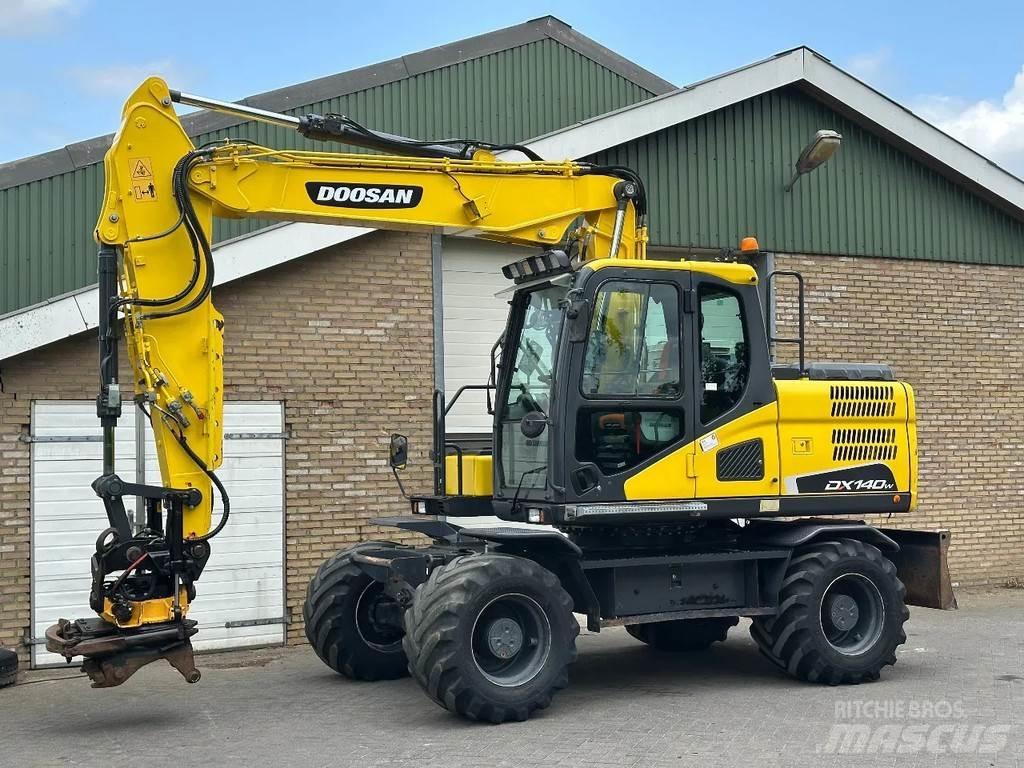 Doosan DX140W-5 Wheeled Excavators