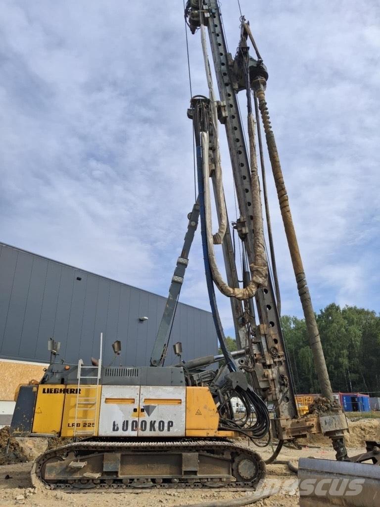 Liebherr LRB255 Piling rigs