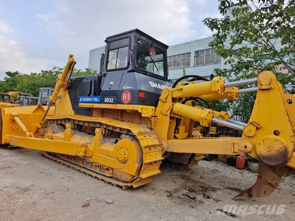 Shantui SD 32 Crawler dozers
