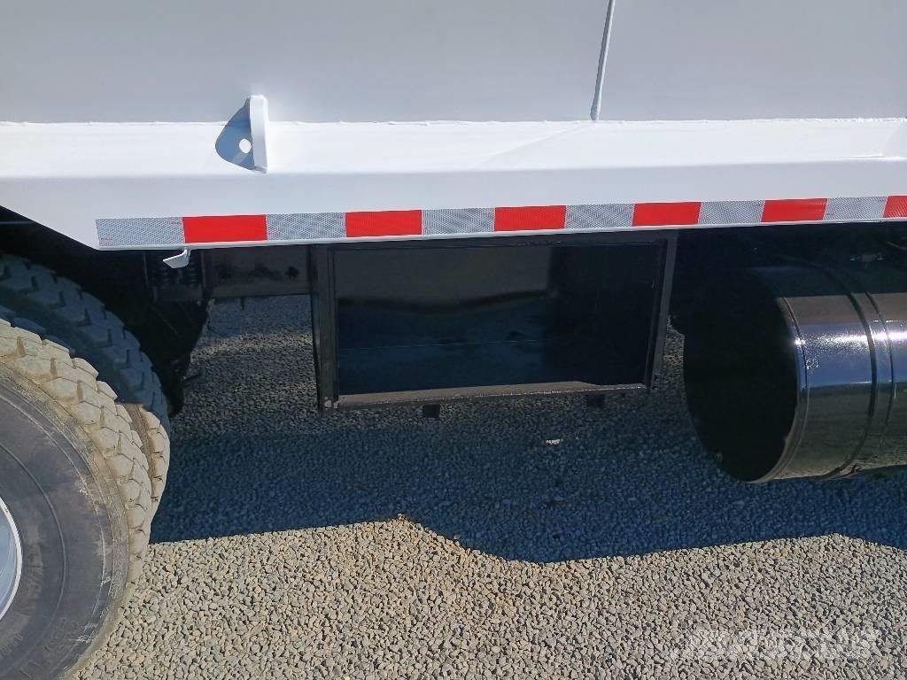 Mack MRU Garbage Trucks / Recycling Trucks