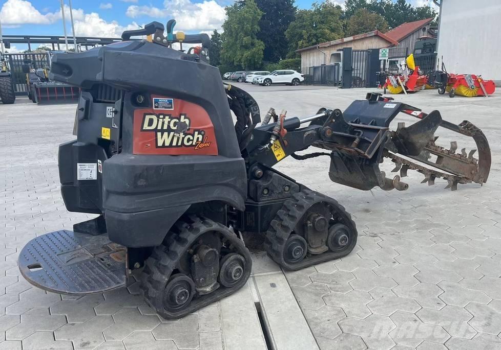 Ditch Witch R300 Tracked Dumpers