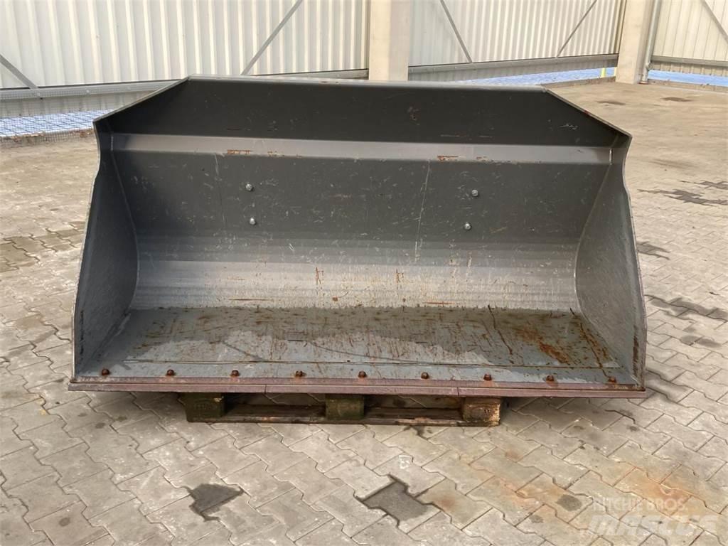 Kramer HVF 2,15m Front Loader Accessories