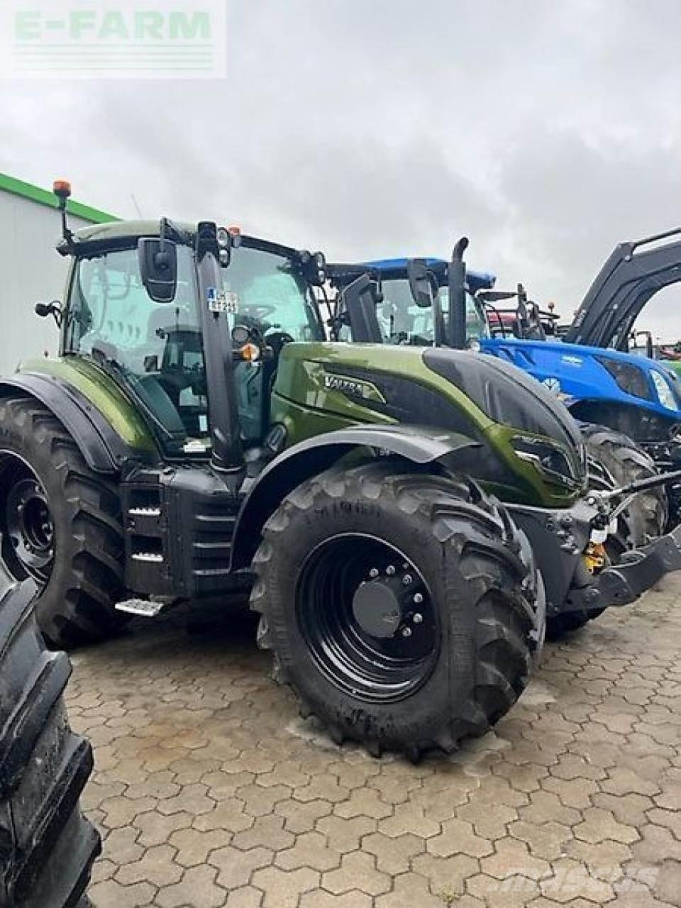 Valtra t215a Tractors