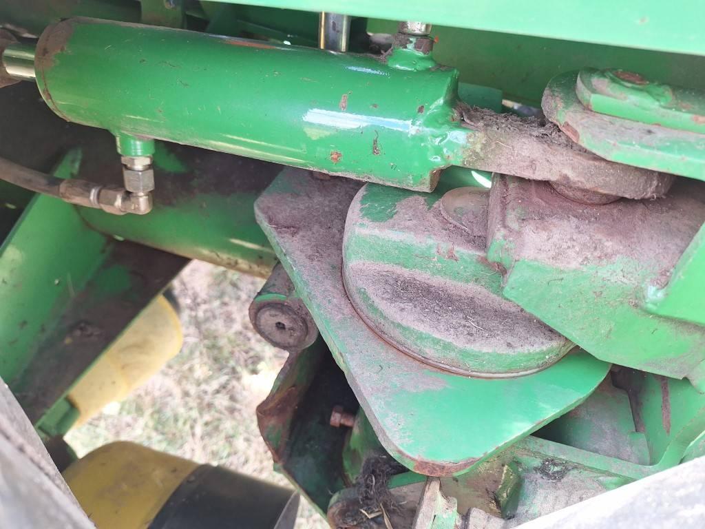 John Deere 328 Mower-conditioners