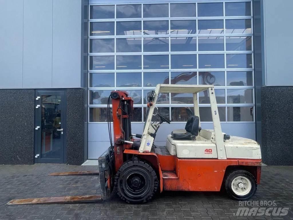 Nissan 40 Misc Forklifts