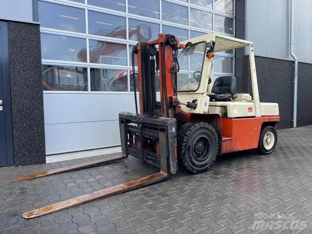 Nissan 40 Misc Forklifts