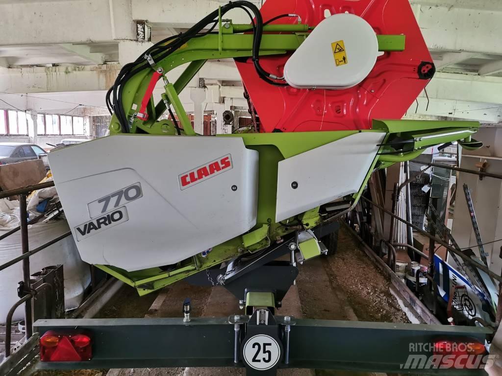 CLAAS Lexion 6800 Combine Harvesters