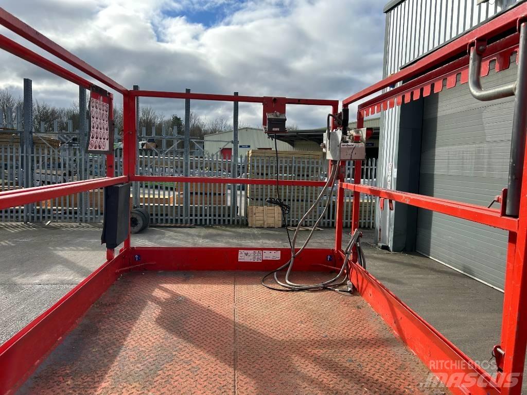 SkyJack SJ 6832 Scissor Lifts