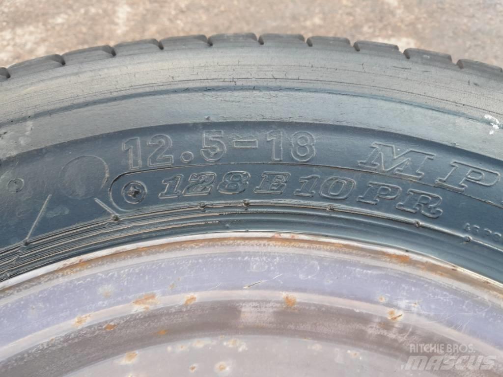 Dunlop 12,5-18 Hjul Tires, wheels and rims
