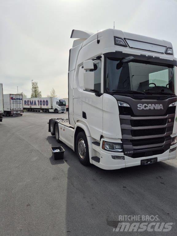 Scania R 540 Conventional Trucks / Tractor Trucks