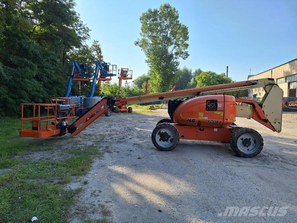 JLG 600AJ Articulated boom lifts