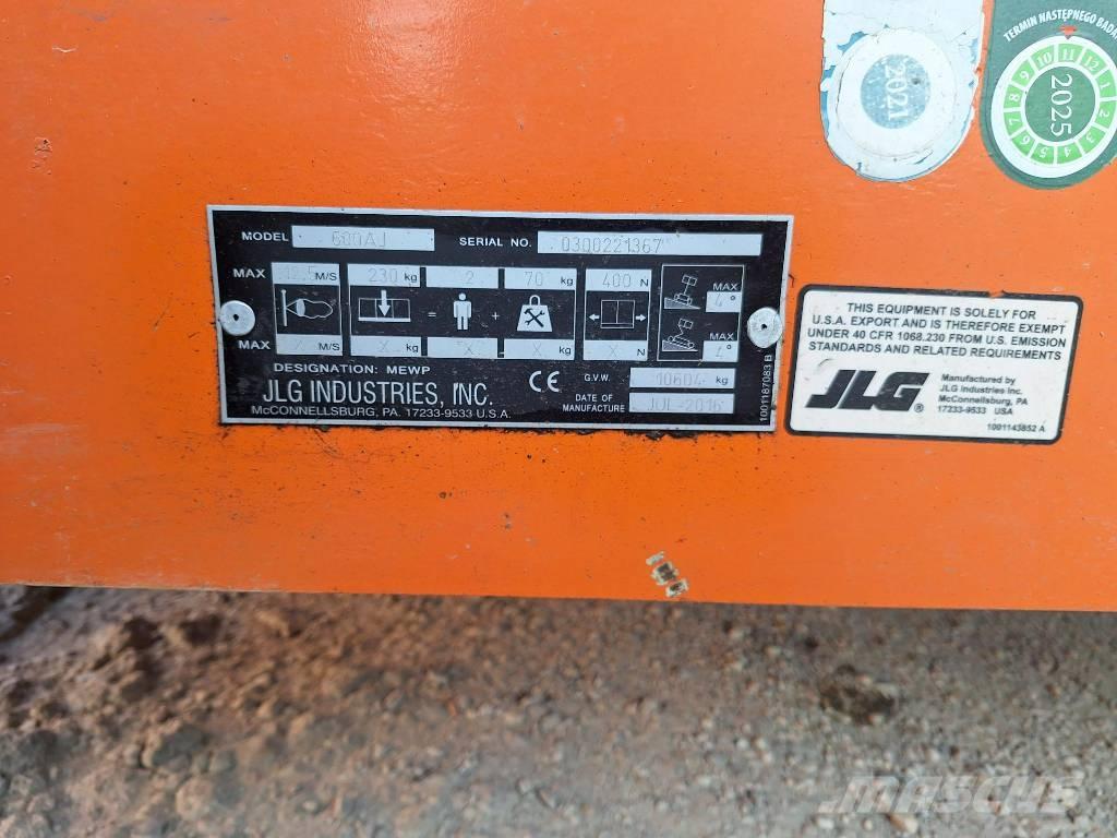 JLG 600AJ Articulated boom lifts