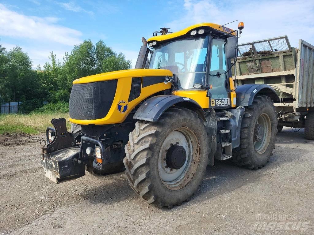 JCB Fastrac 8250 Tractors