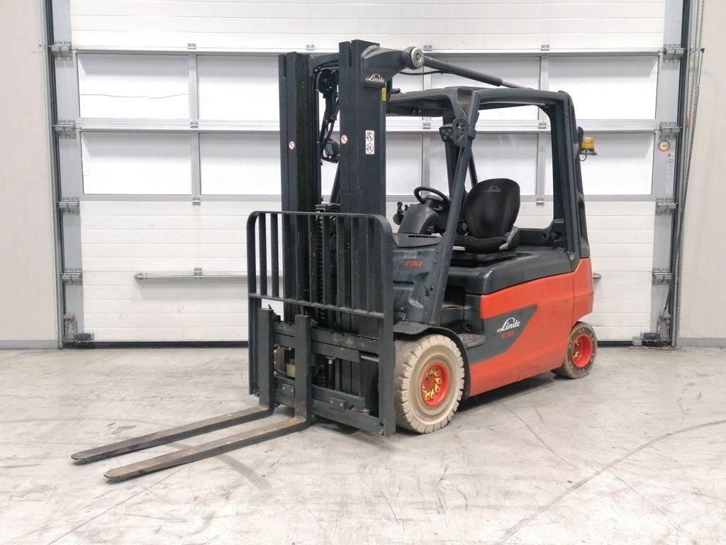 Linde E30L-01 Electric Forklifts