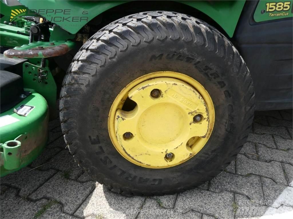 John Deere 1585 Farm Equipment - Others