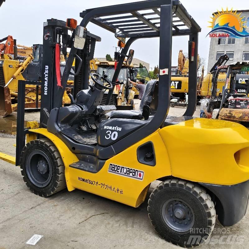 Komatsu 30 Diesel Forklifts