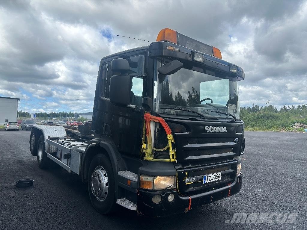 Scania P420 6x2*4 Hook lift trucks