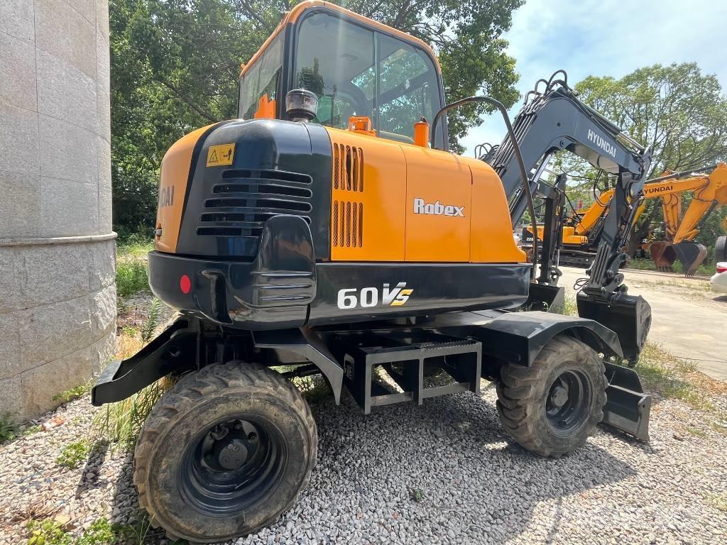Hyundai Robex 60 VS Mini Excavators <7t (Mini Diggers)