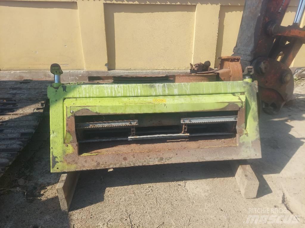 CLAAS Lexion 670 Combine Attachments