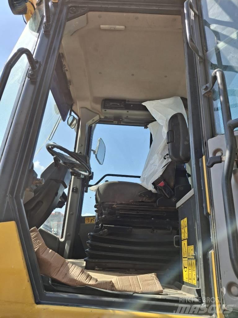 Komatsu WA 380-8 Mini Loader