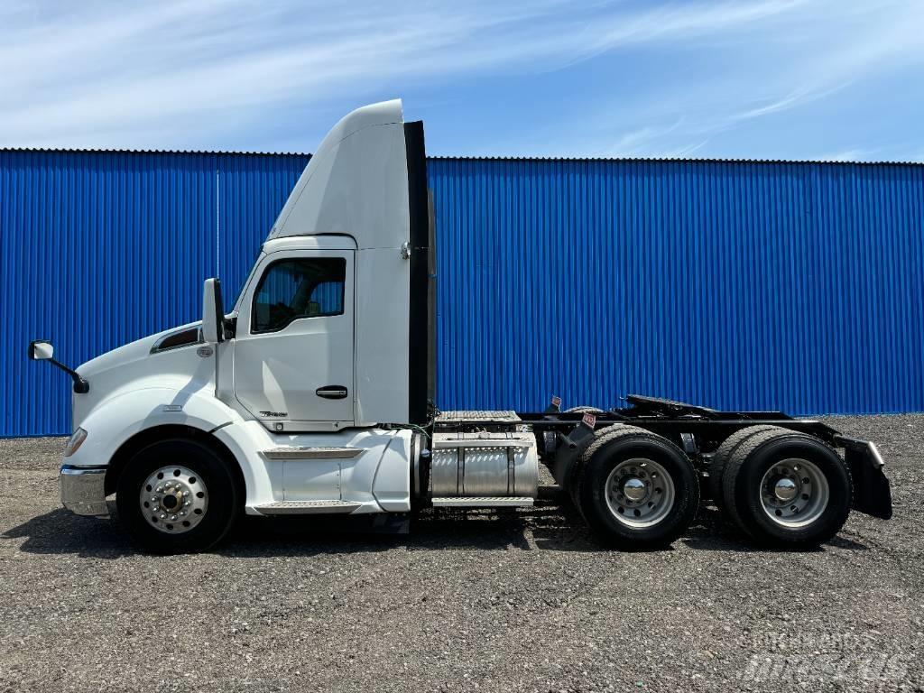 Kenworth T 680 Conventional Trucks / Tractor Trucks