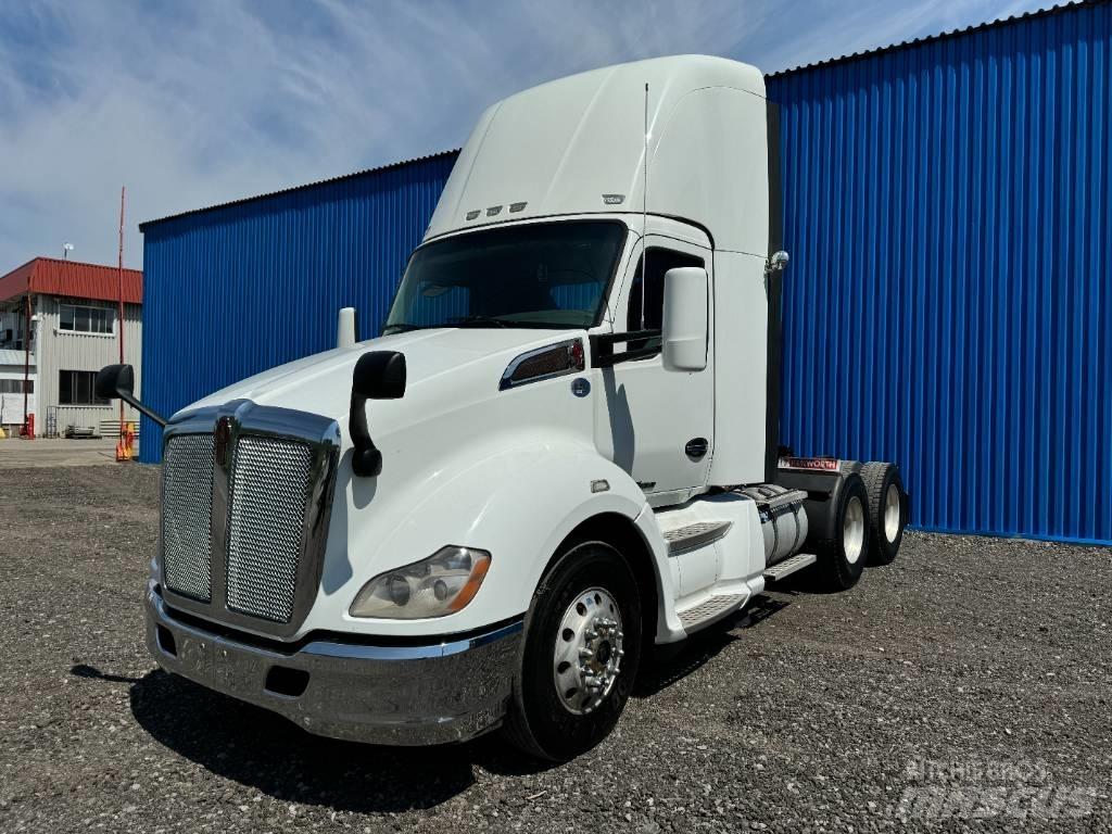 Kenworth T 680 Conventional Trucks / Tractor Trucks