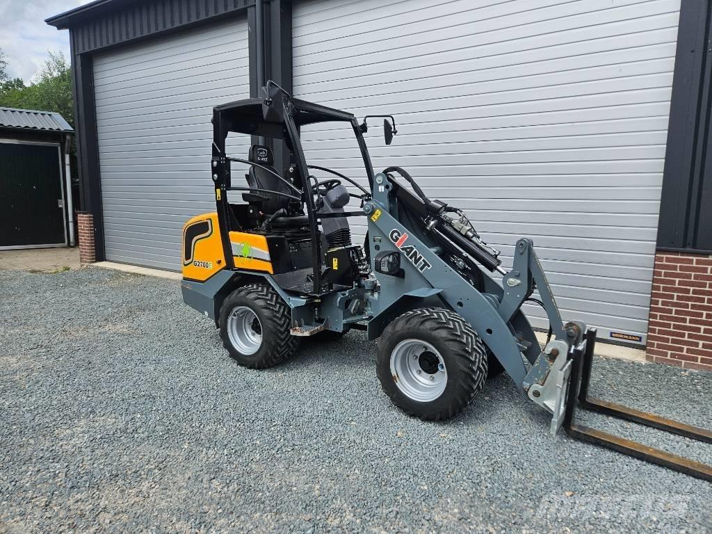 GiANT G 2700 E Multi purpose loaders