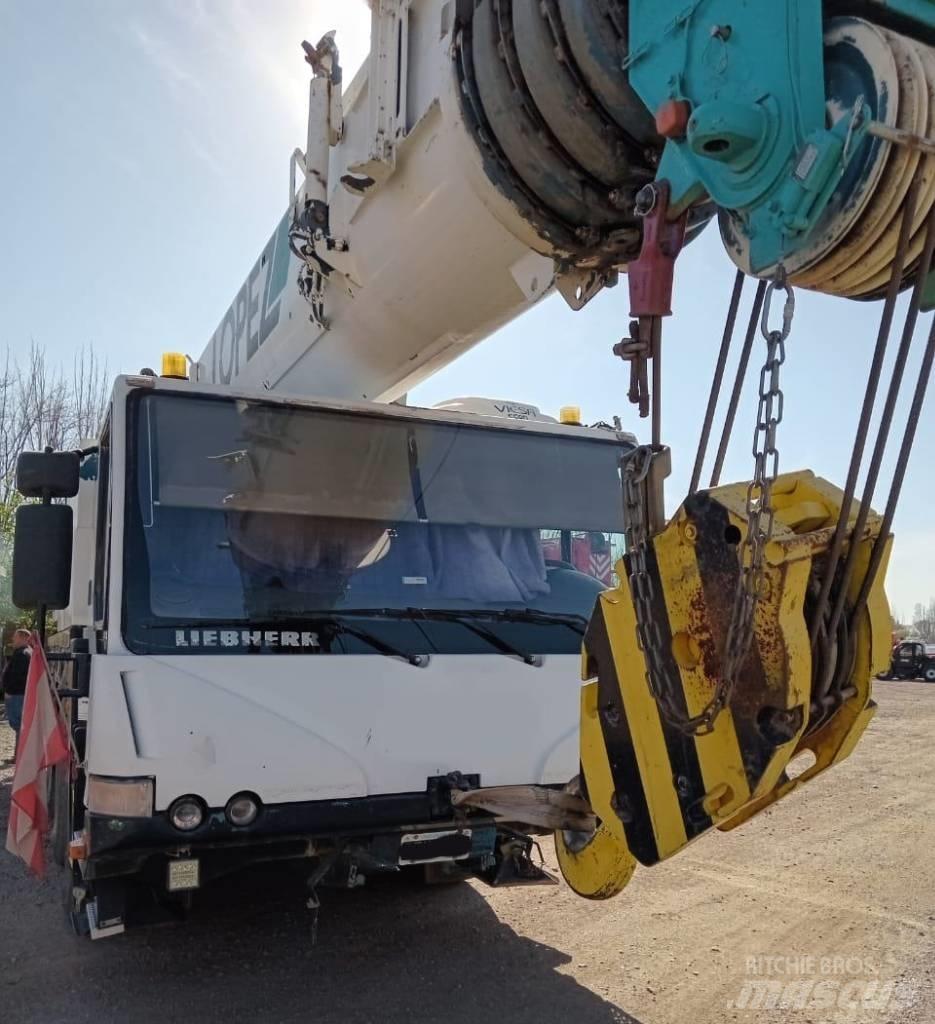 Liebherr LTM 1060-2 Mobile and all terrain cranes