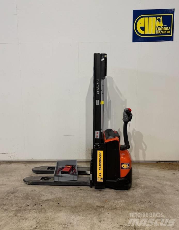 BT truck SWE 100 Pedestrian stacker
