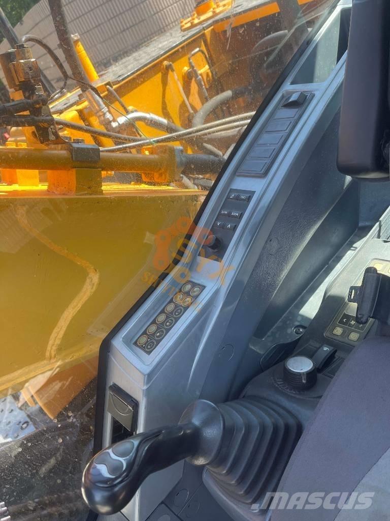 Hyundai 210W-9 Wheeled excavators