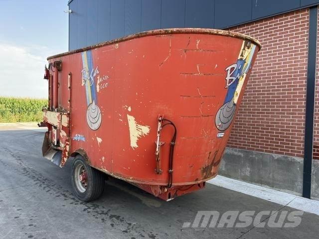 Peecon 17M³ Mixer feeders