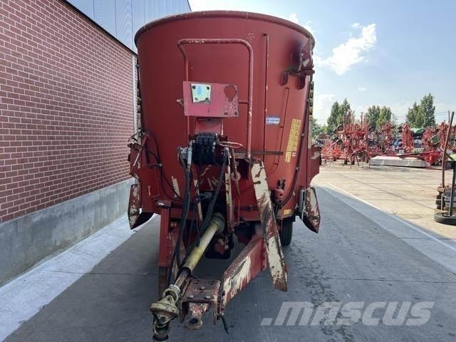 Peecon 17M³ Mixer feeders