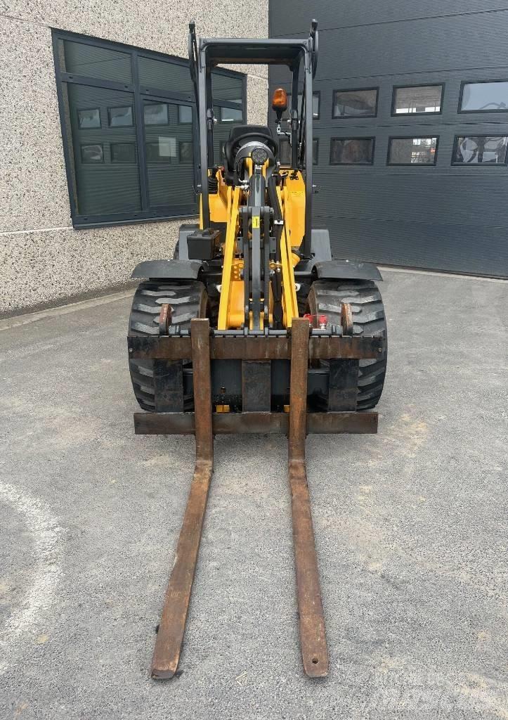 Schäffer 2445S Mini Loader