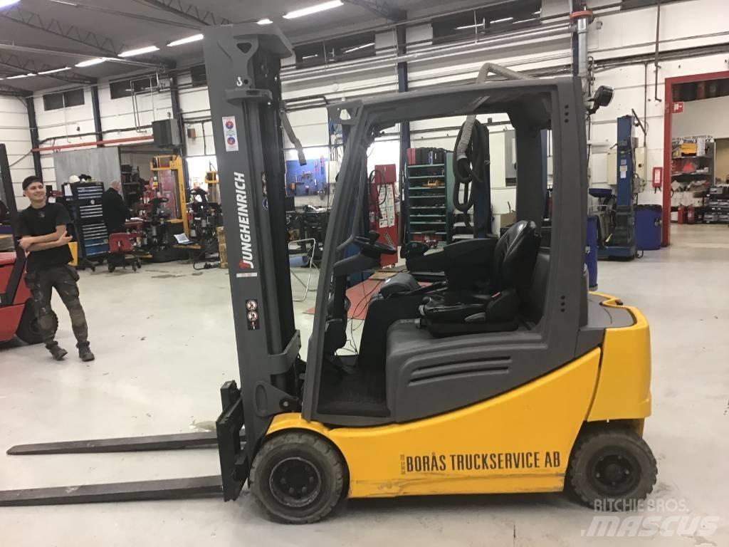 Jungheinrich EFG 320 Electric Forklifts
