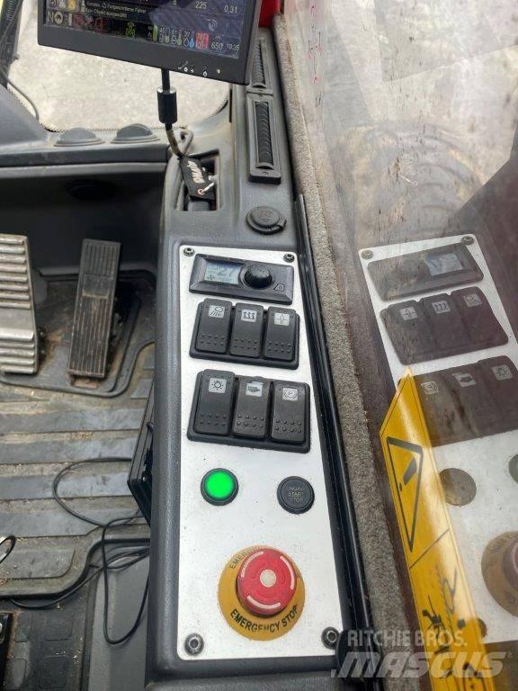 Komatsu 931 XC Harvesters
