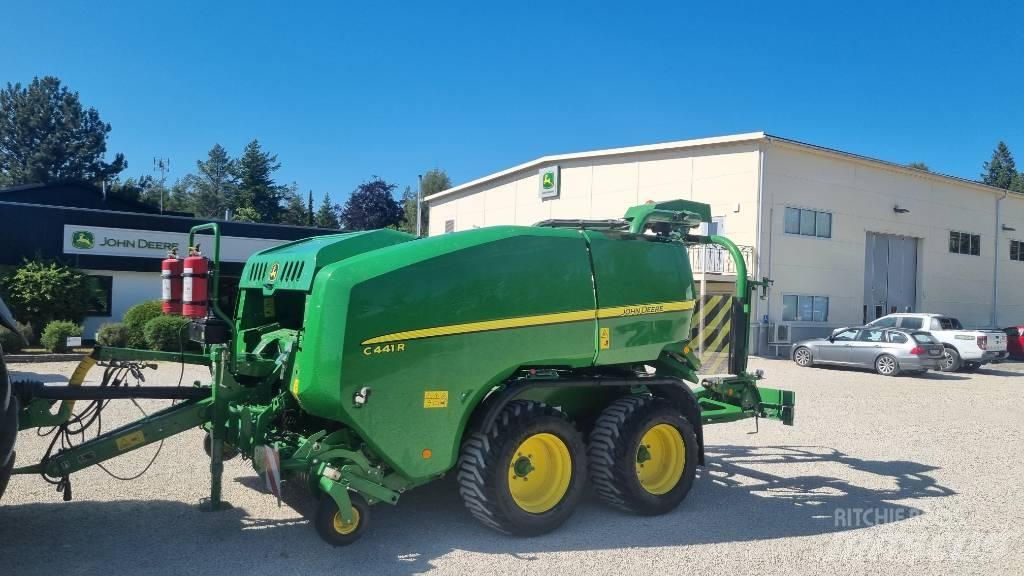 John Deere C441R Round Balers