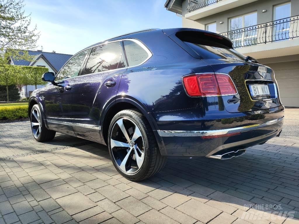 Bentley Bentayga V8 Automobiles / SUVS