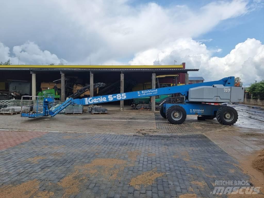 Genie S 85 4X4 Telescopic boom lifts