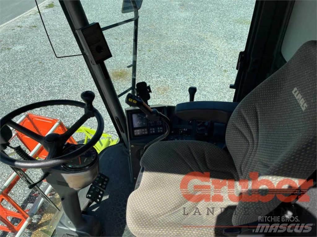 CLAAS Medion 310 Combine Harvesters