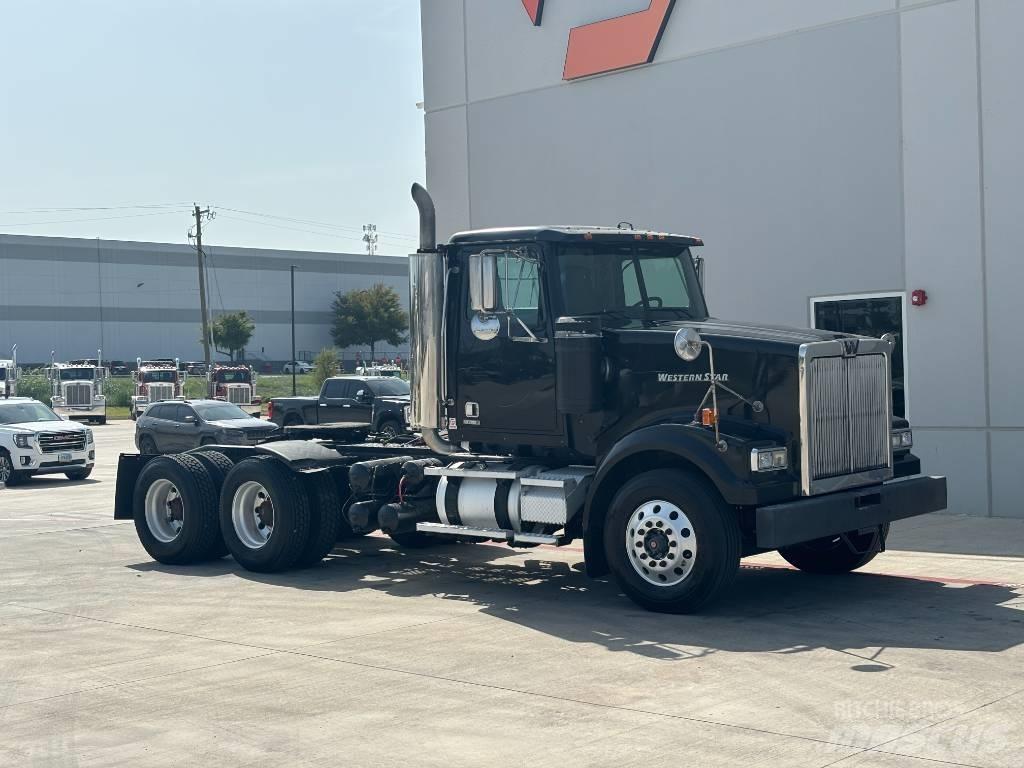 Western Star 4900 Conventional Trucks / Tractor Trucks