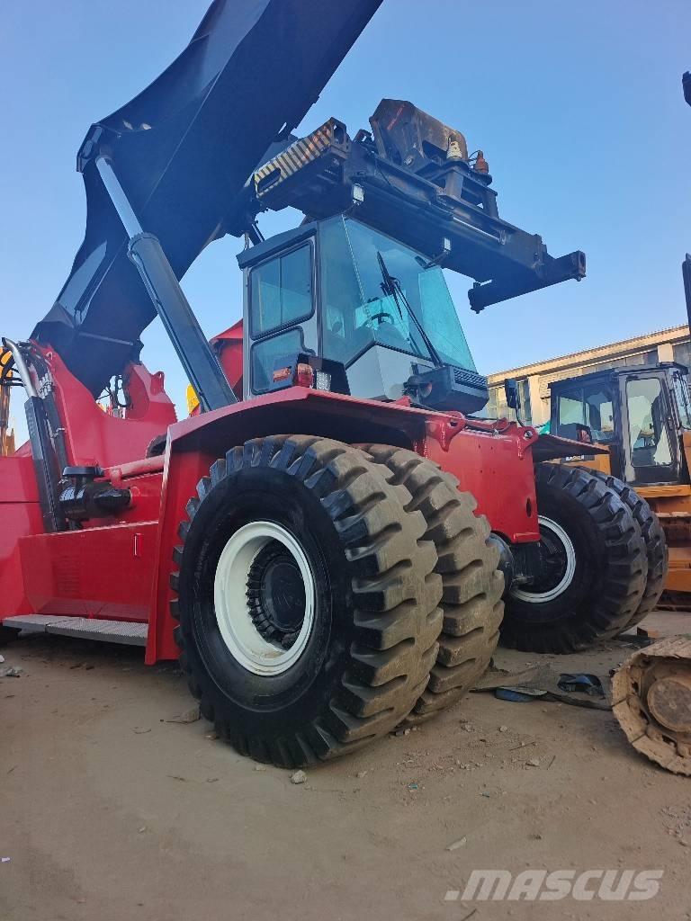 Kalmar DRF 450 Reach Stackers