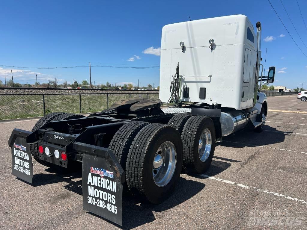 Kenworth T 880 Conventional Trucks / Tractor Trucks